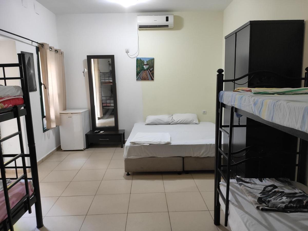 Grin-Motel Haifa Exteriör bild