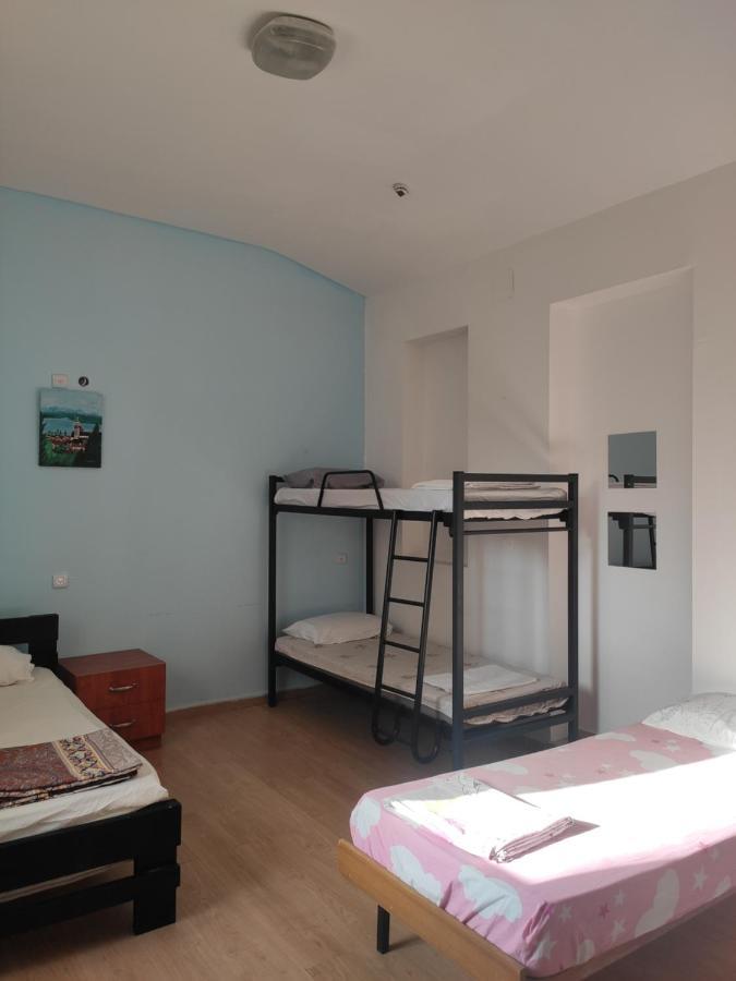 Grin-Motel Haifa Exteriör bild