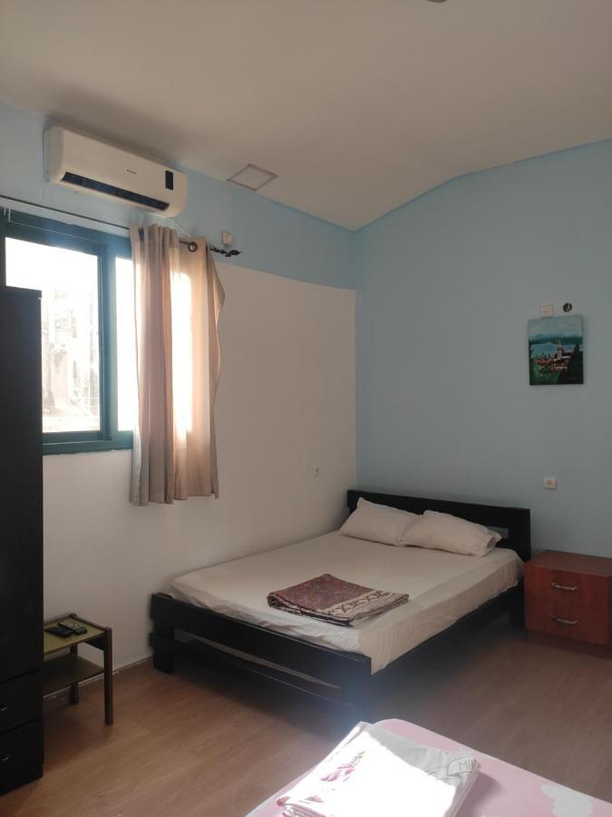 Grin-Motel Haifa Exteriör bild